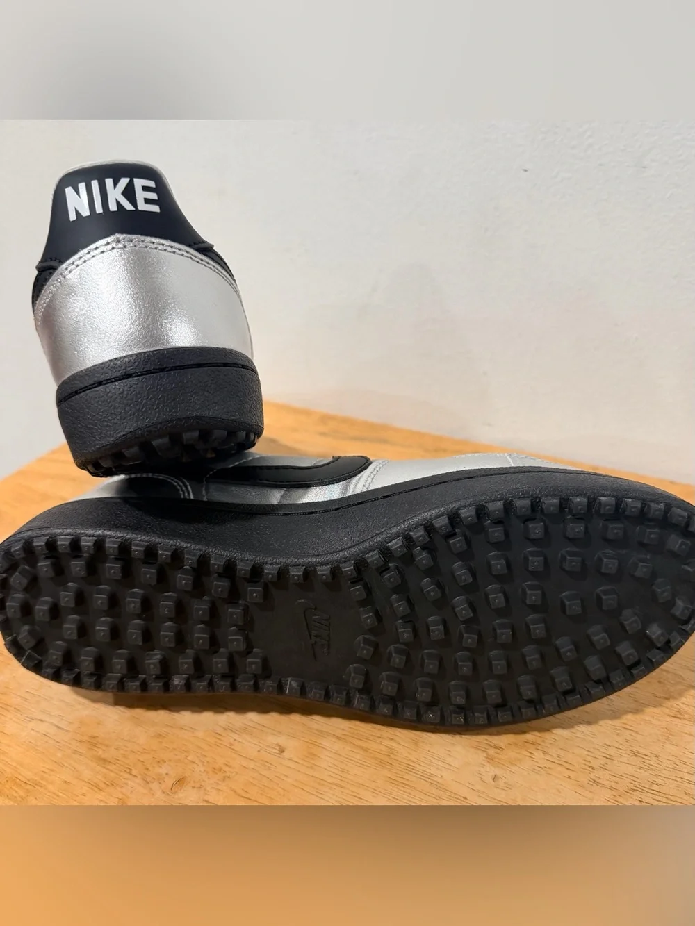 New - Nike Field women size US 8.5
